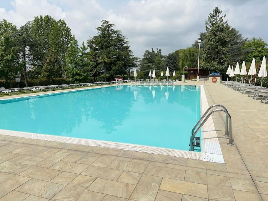 5' From Punta Gro Beach With Free Swimming Pool Sirmione Kültér fotó